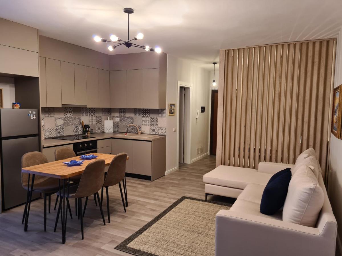 Old Beach Apartment Vlora エクステリア 写真