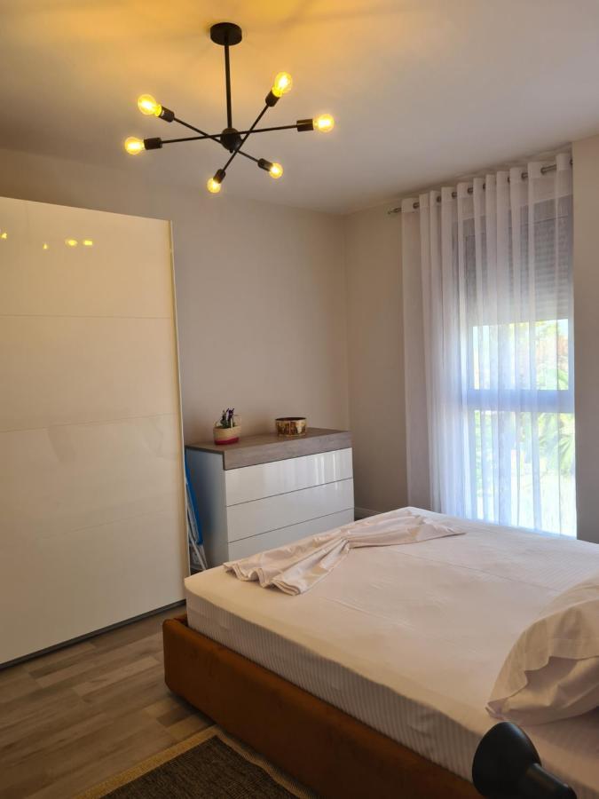 Old Beach Apartment Vlora エクステリア 写真