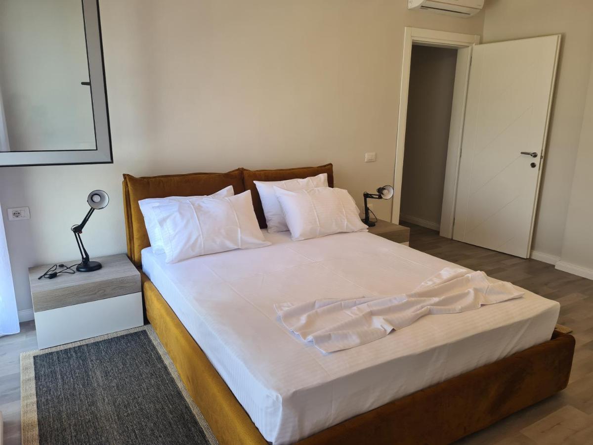 Old Beach Apartment Vlora エクステリア 写真